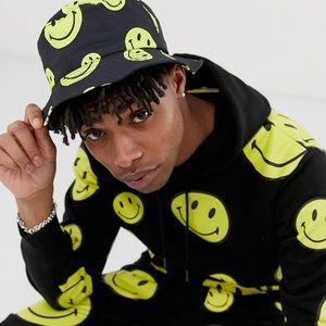 Chinatown Market Smiley bucket hat in black